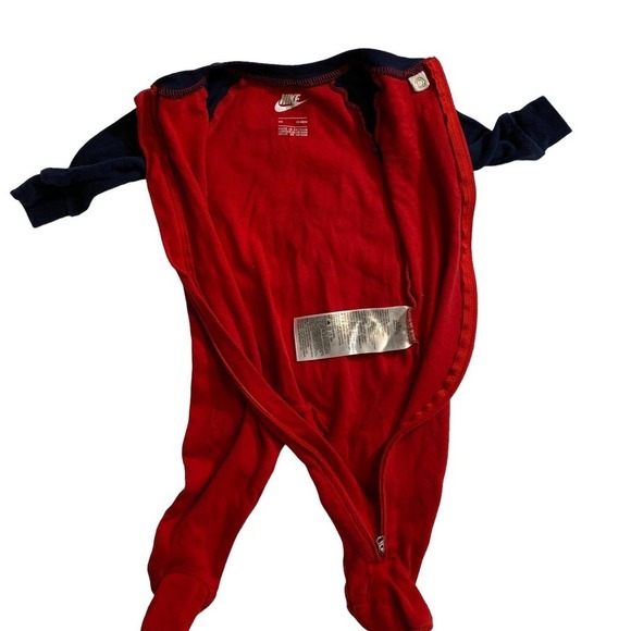 Nike lot (2) one piece footed 6 mos Preowned nike logo - Picture 5 of 12